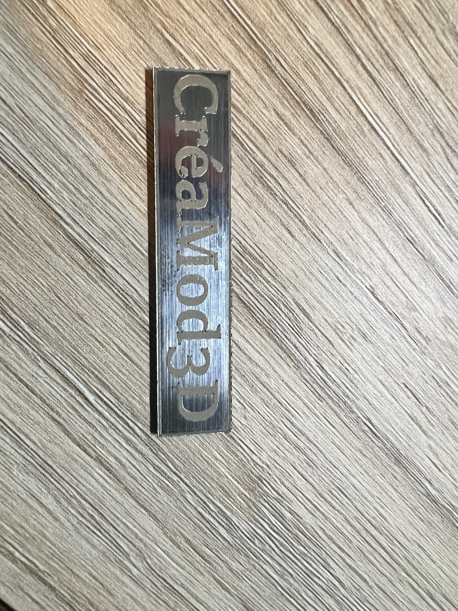 Plaque métal brossé gravée CréaMod3D